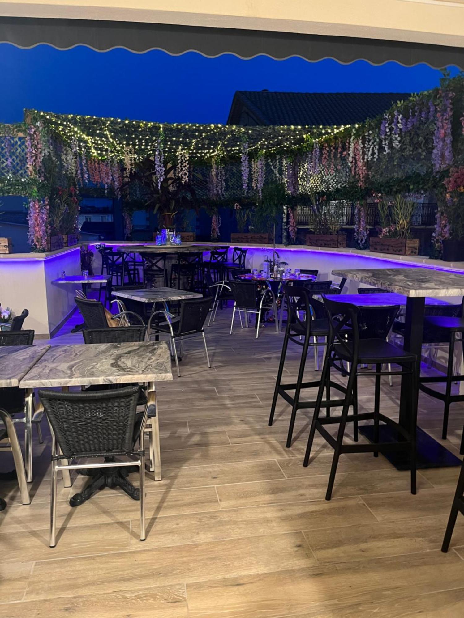 ليْ Appart Hotel Les Fleurs المظهر الخارجي الصورة